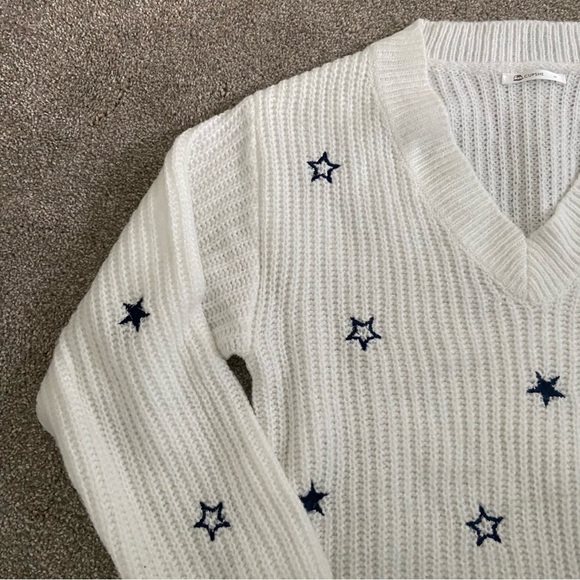 White Knit and Navy Star Embroidered Sweater - Picture 4 of 11